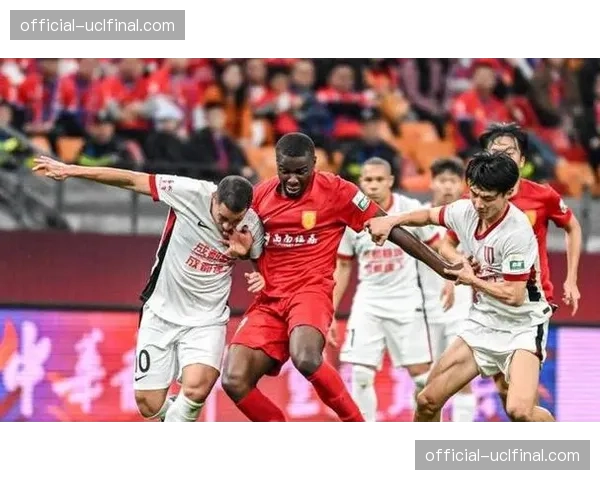 升班马主场爆冷逼平豪门，全队上下一心完成史诗级防守任务高强度跑动拦截铸就平局